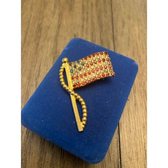 American Flag Brooch Pin With Red & Blue Rhinestones Gold Tone Metal Storage 2x3 - Picture 2 of 6